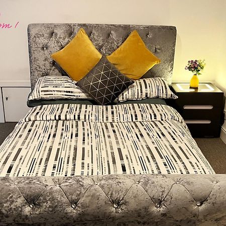 2 Bedrooms Entire Apartment Self Check In Kelty Exterior foto