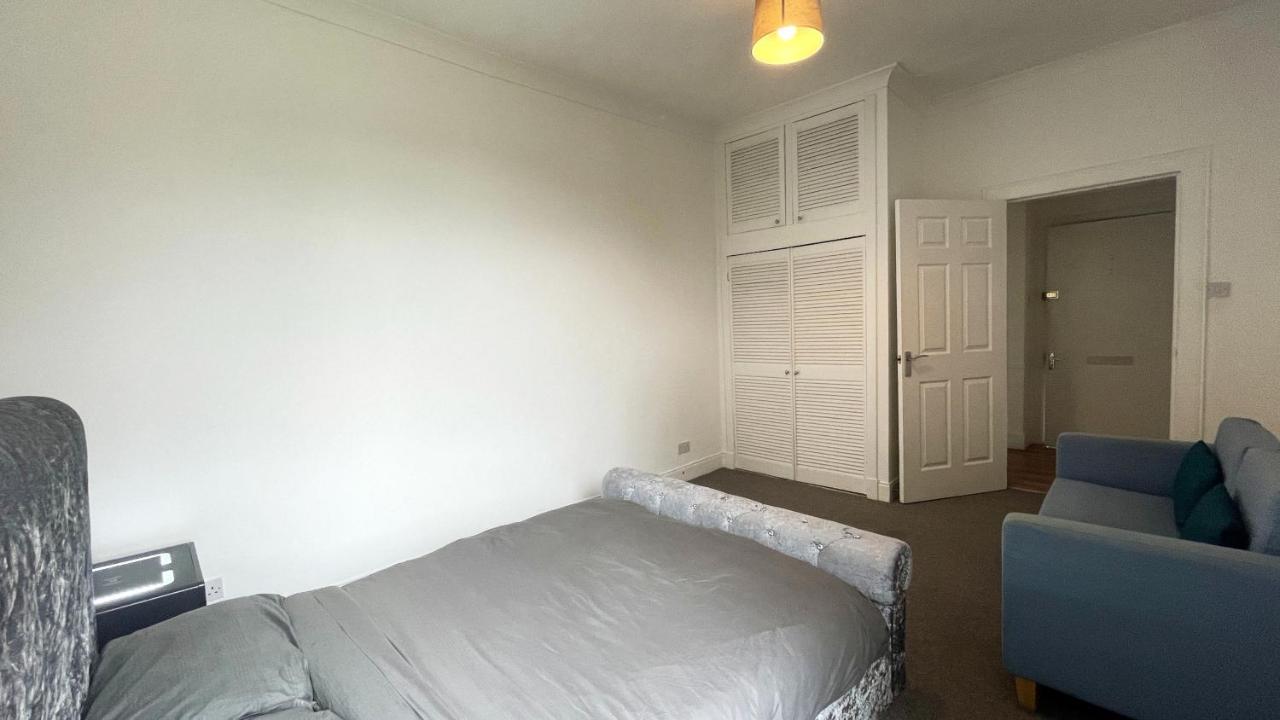2 Bedrooms Entire Apartment Self Check In Kelty Exterior foto