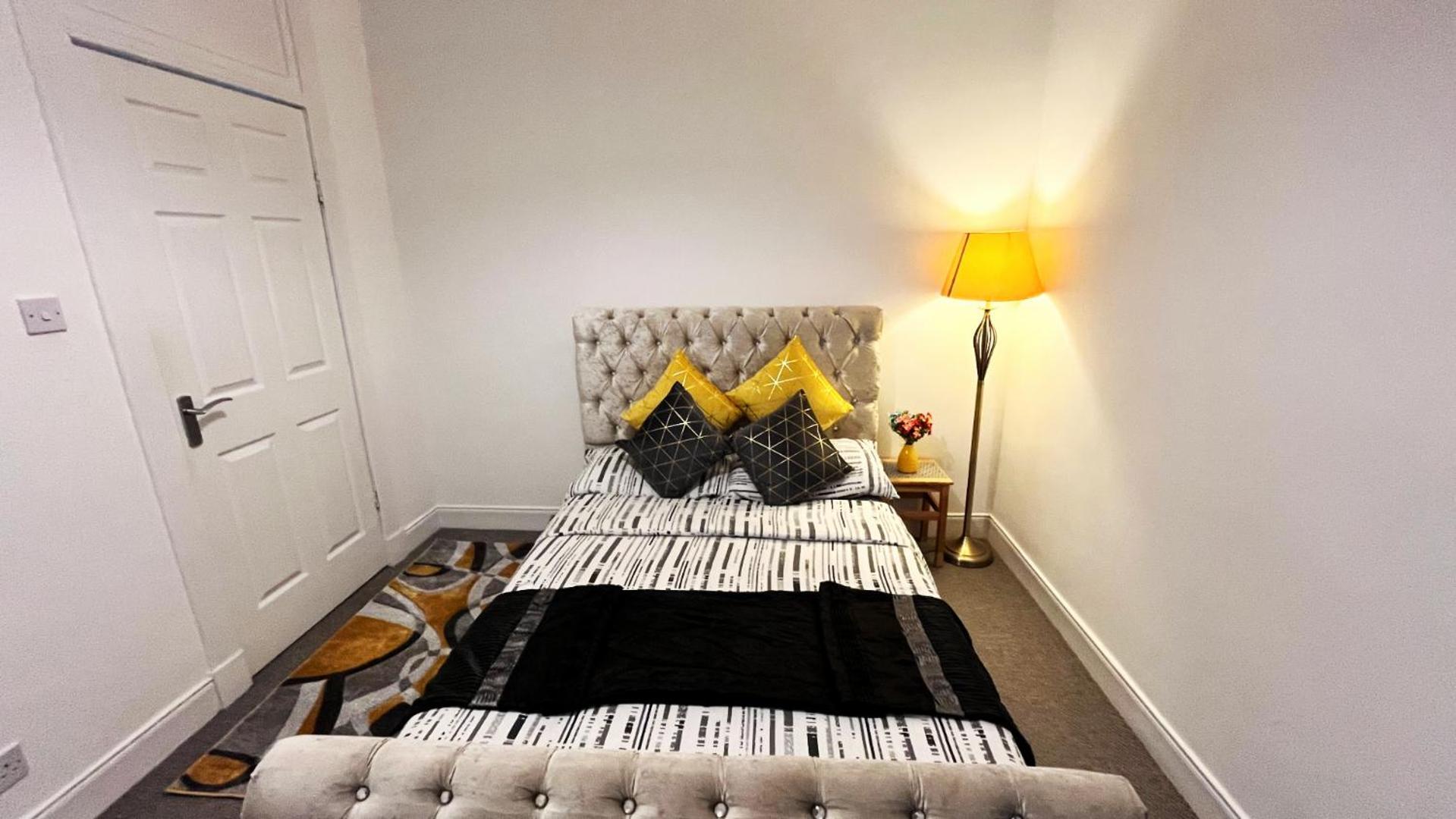 2 Bedrooms Entire Apartment Self Check In Kelty Exterior foto